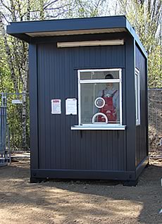 Bei MBN-Modulwelt Lars Hoppe GmbH k�nnen Sie hochwertige B�rocontainer mieten oder auch passende Sanit�rcontainer. Weitere Containeranlagen k�nnen Sie bei Uns planen lassen und mieten im Raum Hannover, Bielefeld, Braunschweig, Celle, Hildesheim und Paderborn.